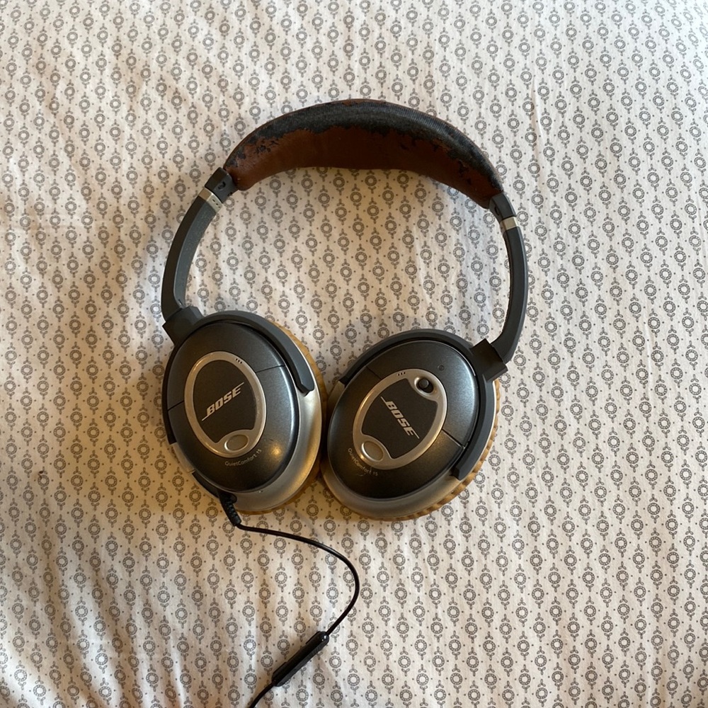 Bose noise canceling headphones